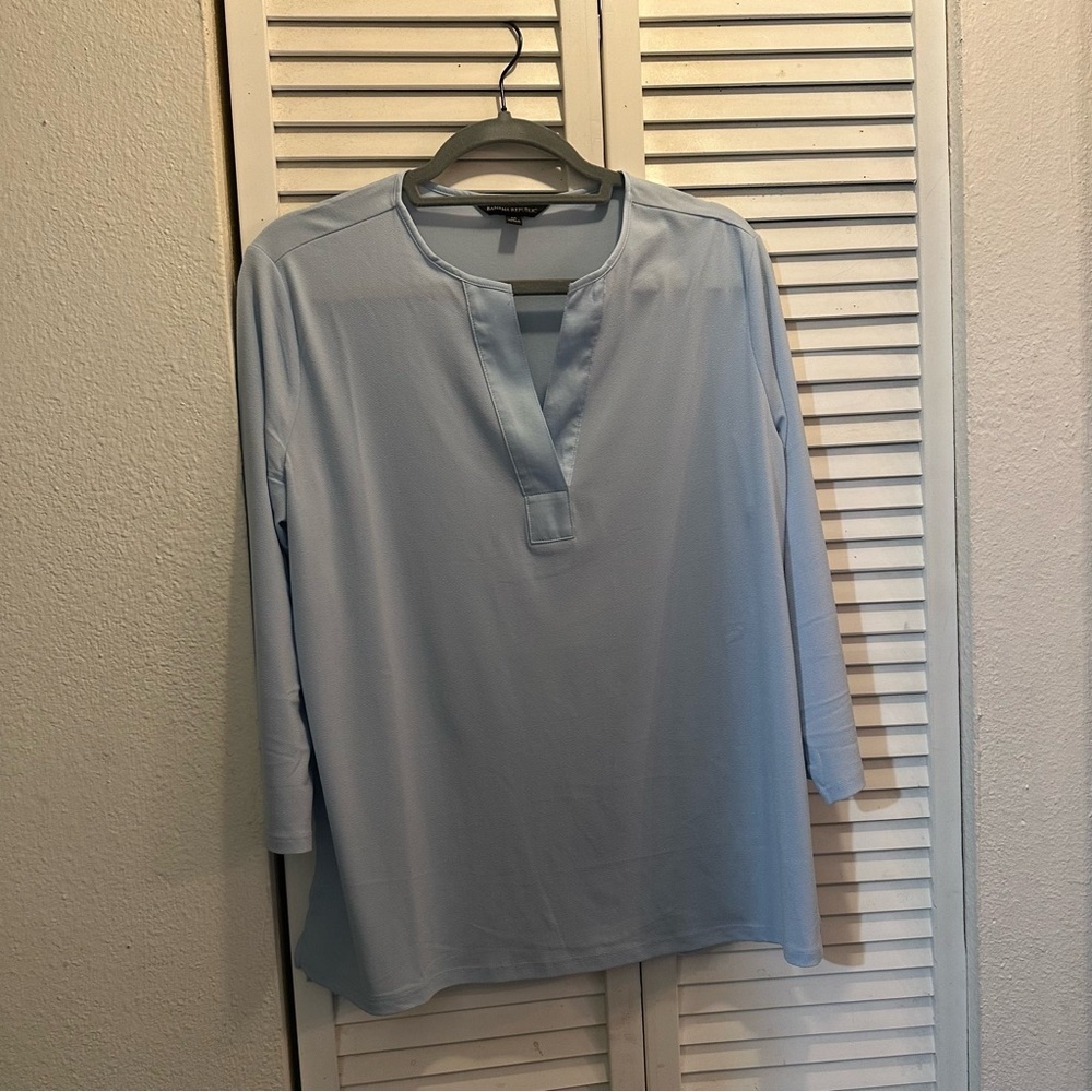 Banana Republic Light Blue Casual Button Down Shirt